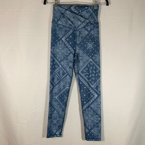 American Eagle Blue Mandela Floral 7/8 Leggings